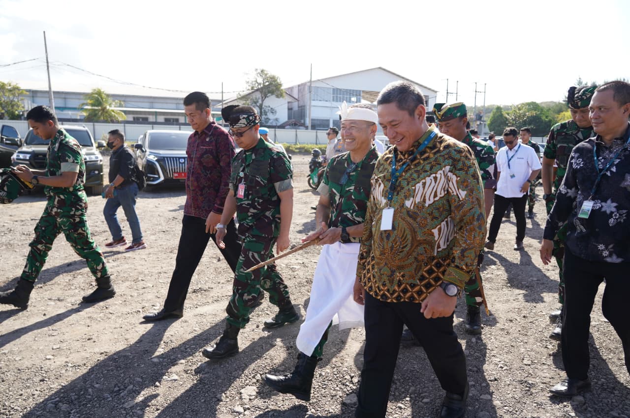 Dukung Program Strategis Nasional, Pangdam IX/Udayana Hadiri Peresmian Pembangunan PSEL Denpasar Raya